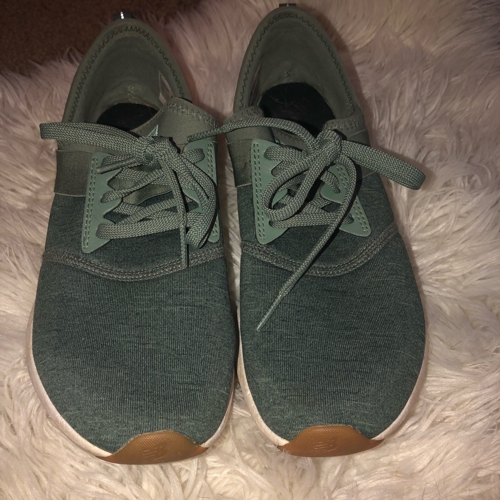 new balance tennis shoes